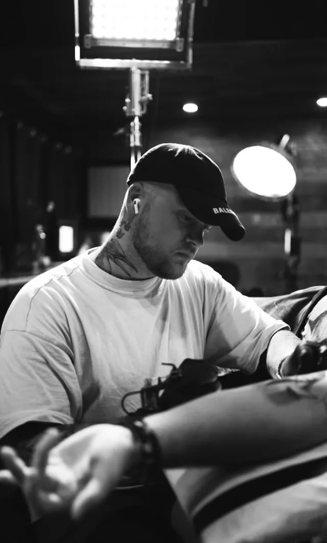 Alex Sorsa, tatuador de Seattle