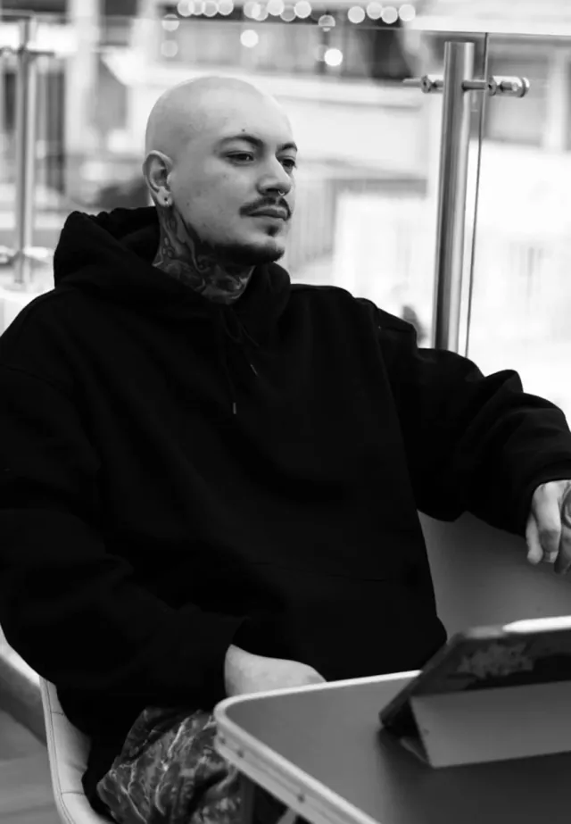 Andres Castro, tatuador de Bogota