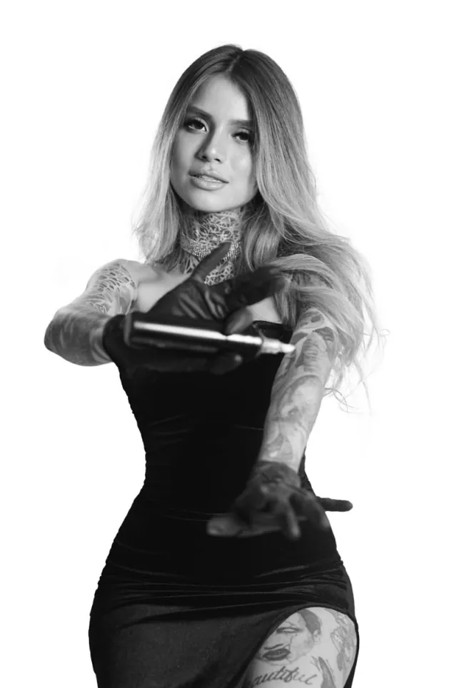 Angelica Perez Hernández, tatuador de Bogota