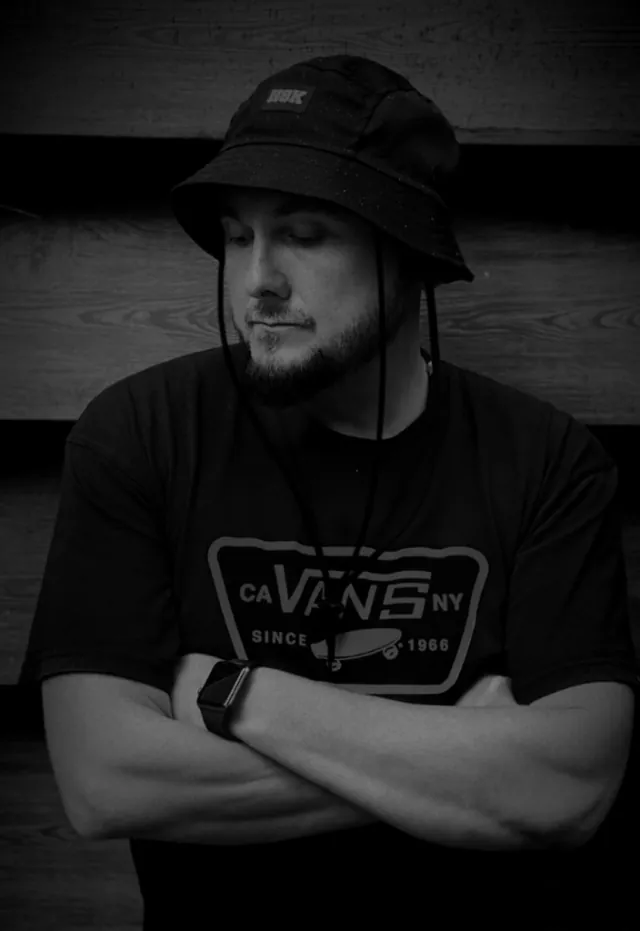 Evgenii Chitaev, tatuador de Surgut