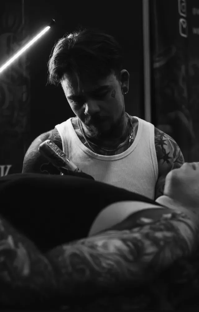 Lucas Kjær, tatuador de Rødovre