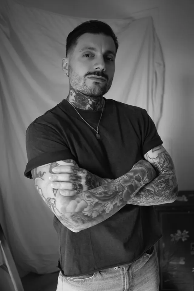 Marty Early, tatuador de Auxerre