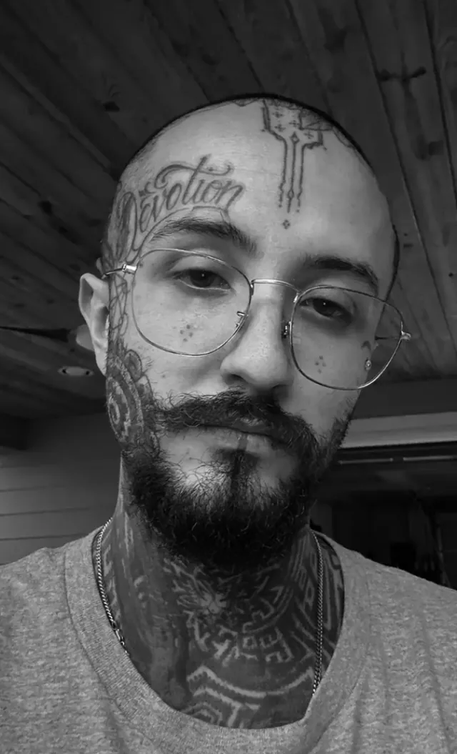 Raul Wesche, tatuador de Houston